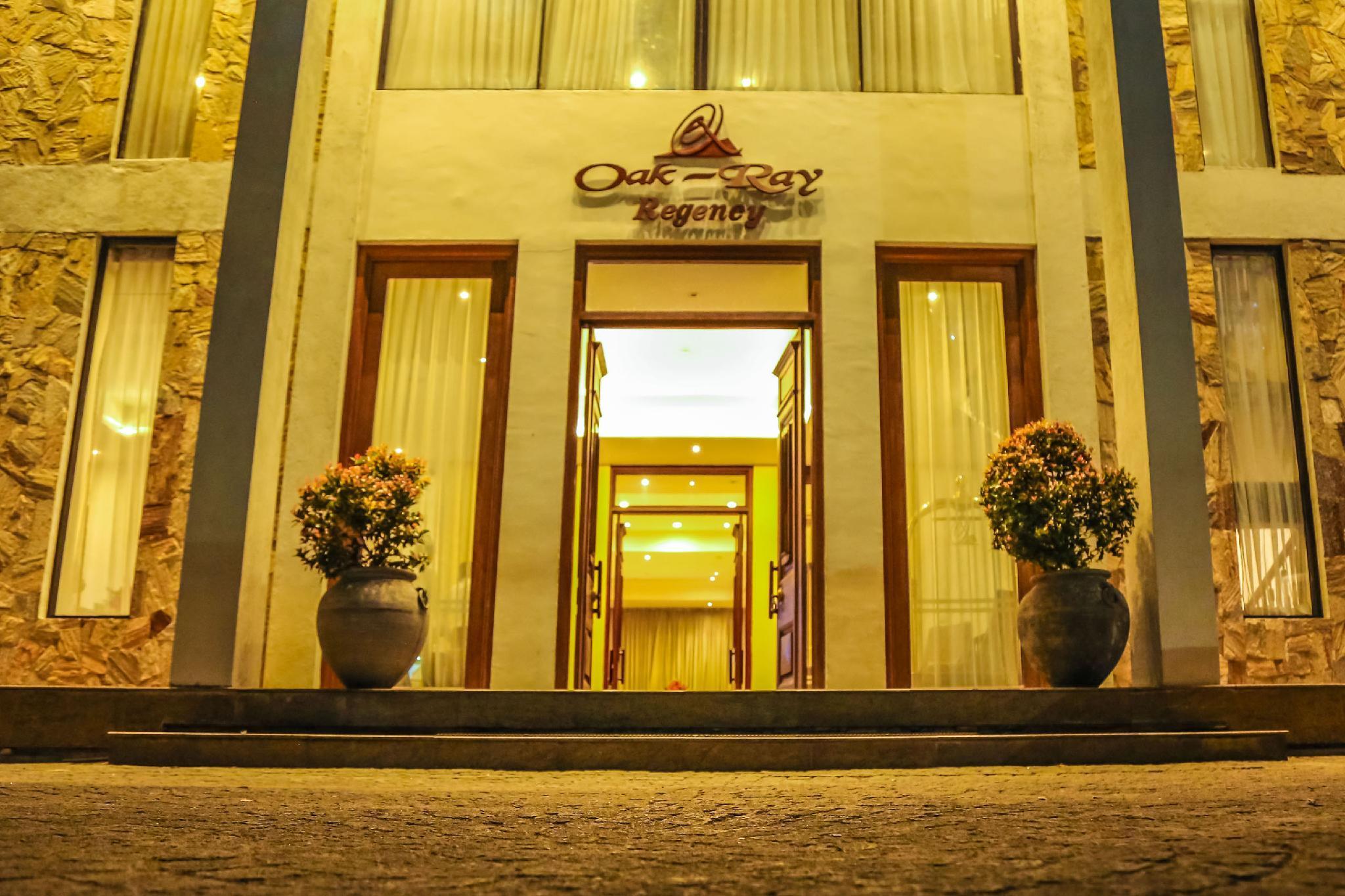 Готель Oak Ray Regency Канді Екстер'єр фото